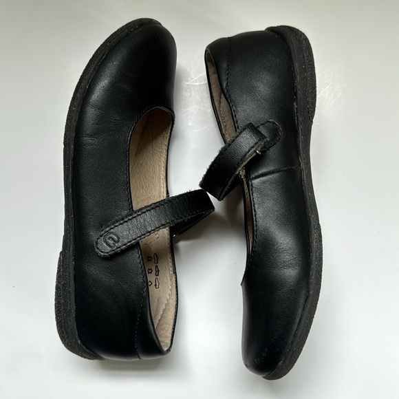 Umi Ria Uniform Mary Jane Size 12 - Picture 6 of 14